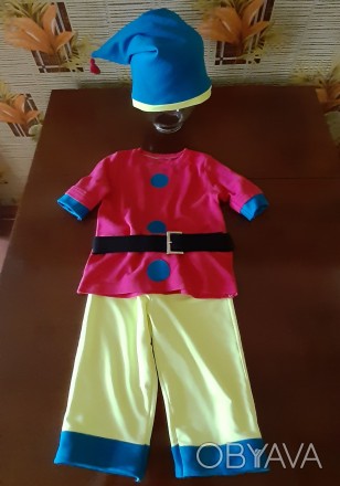 продам  карнавальный костюм гнома, розовая кофта, ярко салатные штаны, синяя шап. . фото 1