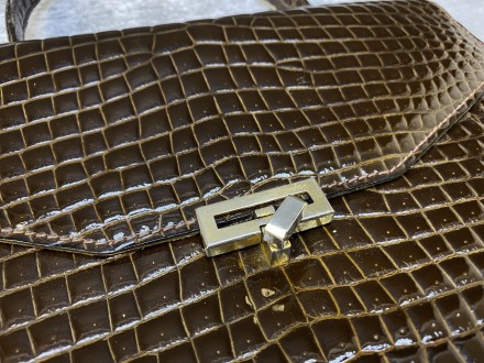 
Сумочка чемоданчик кожаная Fantasia, France, Отл сост
Качественная, стильная су. . фото 4