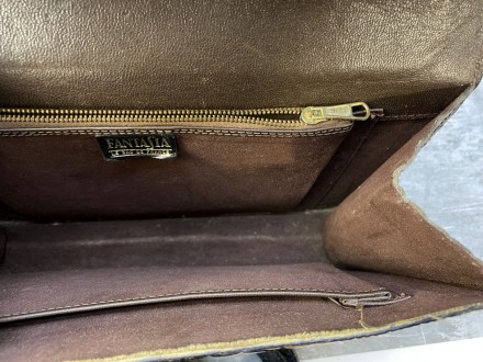 
Сумочка чемоданчик кожаная Fantasia, France, Отл сост
Качественная, стильная су. . фото 7
