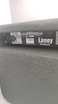 Laney RB1 — басовий комбопідсилювач, виготовлений у закритому боксі з оздоблення. . фото 7