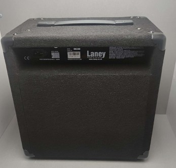 Laney RB1 — басовий комбопідсилювач, виготовлений у закритому боксі з оздоблення. . фото 6