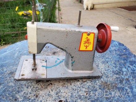 Детская швейная машинка машинка швейная детская игрушка СССР