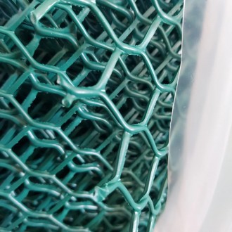 Многофункциональная пластиковая сетка толщина нитки 2,2ммПластиковая вольерная с. . фото 9