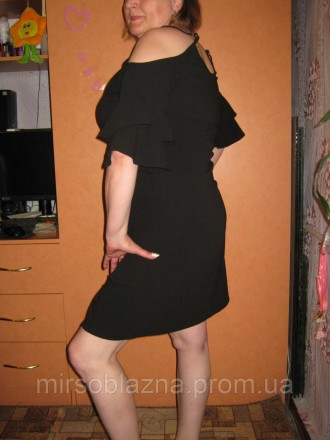  Короткое женское платье M&mode с открытыми плечами б/у, черного цвета, однотонн. . фото 2