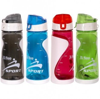 ![CDATA[Зручна кольорова пластикова пляшка для питної води з кришкою. Для зручно. . фото 2