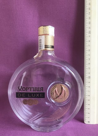 Пляшка Хортиця De Luxe. Скло.
Висота пляшки 19 см (з пробкою 21 см). Об'єм. . фото 6