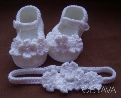 В'язані гачком пінетки туфельки для новонародженої дитини в білому кольорі.. . фото 1