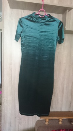 Платье Inditex женское велюровое. Размер 44, цвет тёмно - зелёный. Материал - то. . фото 10