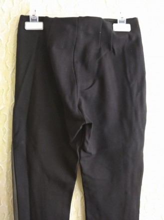 Плотные штаны Zara, р.ХС или на подростка, Вьетнам .
Цвет - черный, лампасы бел. . фото 6
