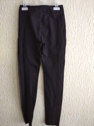 Плотные штаны Zara, р.ХС или на подростка, Вьетнам .
Цвет - черный, лампасы бел. . фото 5