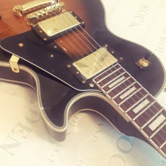 Электрогитара Gibson Les Paul Custom Tobacco 2 Sunburst China
В наличии или под . . фото 9