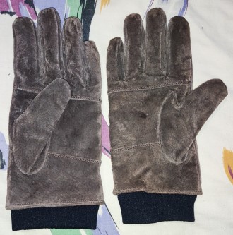 Замшевые перчатки Marks&Spencer, размер-М, ширина-10.5см, средний палец-9см,. . фото 3