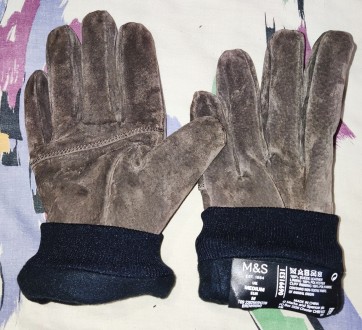 Замшевые перчатки Marks&Spencer, размер-М, ширина-10.5см, средний палец-9см,. . фото 4