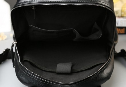 Классический мужской городской рюкзак из эко кожи
Характеристики:
	
	Материал: П. . фото 3