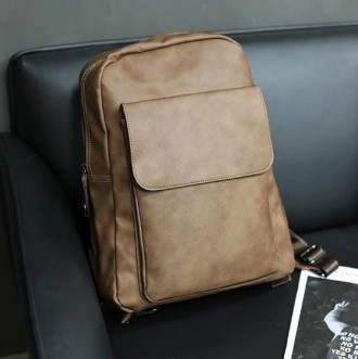 Классический мужской городской рюкзак из эко кожи
Характеристики:
	
	Материал: П. . фото 2