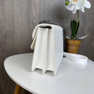Женская мини сумочка клатч в стиле Гучи белая
Характеристики
	Прессованный логот. . фото 6