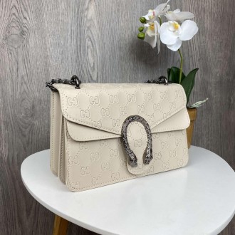 Женская мини сумочка клатч в стиле Гучи белая
Характеристики
	Прессованный логот. . фото 5