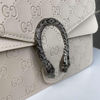 Женская мини сумочка клатч в стиле Гучи белая
Характеристики
	Прессованный логот. . фото 6