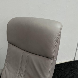 Кресло новое (выставочный образец)
Натуральная кожа серого цвета
Функция «релакс. . фото 10