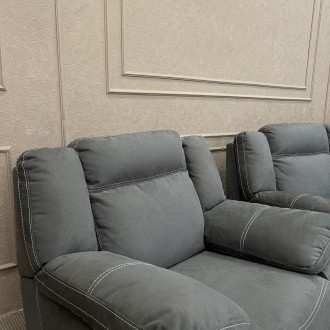 Выставочный образец
В комплекте двухместный диван и кресло.
Качественная ткань а. . фото 6
