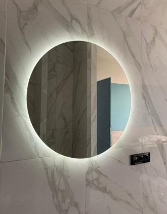 Диаметр 80 см
Круглое настенное зеркало с ЛЕД подсветкой для ванной отличное реш. . фото 2
