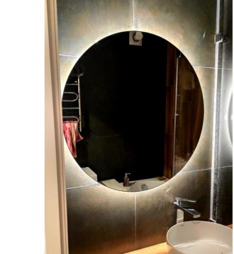 Диаметр 80 см
Круглое настенное зеркало с ЛЕД подсветкой для ванной отличное реш. . фото 3