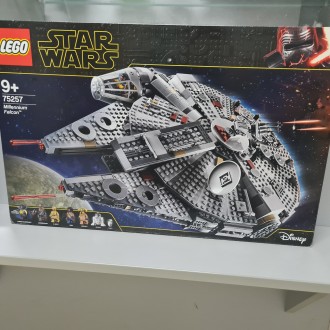 
LEGO Star Wars - Millennium Falcon (75257) НОВЫЙ! У одной из сторон почему то с. . фото 4
