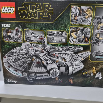 
LEGO Star Wars - Millennium Falcon (75257) НОВЫЙ! У одной из сторон почему то с. . фото 3