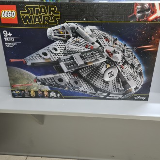 
LEGO Star Wars - Millennium Falcon (75257) НОВЫЙ! У одной из сторон почему то с. . фото 5