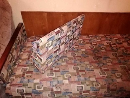 Продам односпальний нерозкладний диван б/у. Можливо для дачи. Ширина: 196 см, гл. . фото 9