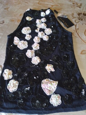 Топ женский нарядный с пайетками, цвет чёрный, вышивка пайетками, цветы белые, т. . фото 2