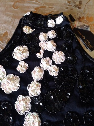 Топ женский нарядный с пайетками, цвет чёрный, вышивка пайетками, цветы белые, т. . фото 3