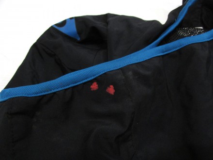 Куртка спортивная, ветровка подростковая Umbro, 152 см, (есть пару плятен от кра. . фото 8