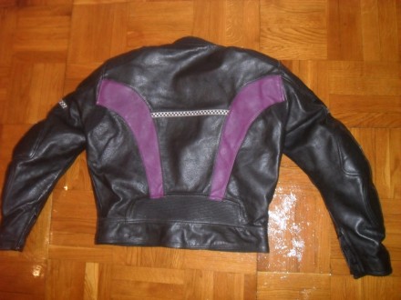 Есть также ещё несколько хороших кожаных и текстильных мотокурток и брюк с миним. . фото 9