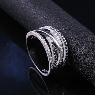 Материал ювелирный сплав
Вставка кристаллы
Размер 19 Ширина кольца 10 мм
 
 
 
 . . фото 5