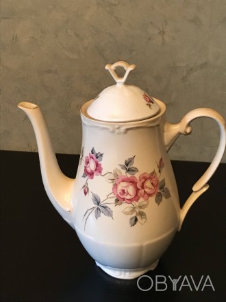 Винтажный кофейник (чайник) с рисунком "Розы" фарфор,  деколь, золочен. . фото 1