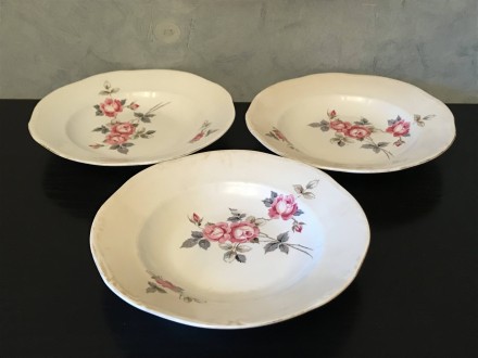 Винтажный набор из супницы и трёх суповых тарелок с изображением букета роз, фар. . фото 3