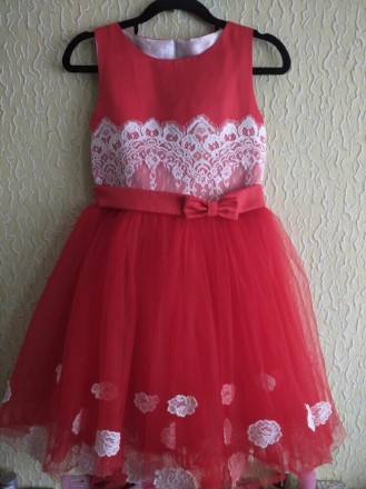 Нарядное красное пышное платье на девочку 8-10 лет.
ПОГ 38 см по максимуму, сза. . фото 2