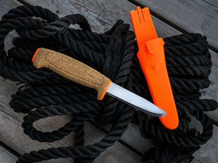 Нож Morakniv Floating Knife Serrated
Идеальный нож рыбака! Не утонет 100%
Нож Mo. . фото 6