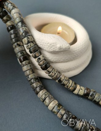 
Пропонуємо до Вашої уваги намисто- чокер з натурального змійовика.
Індія.
Намис. . фото 1