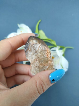 
Пропонуємо Вам натуральний камінь цитрин .
Розмір : 50*34*23 мм.
 
Мінералу при. . фото 6