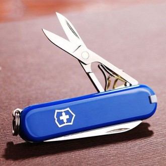 Нож Victorinox Сlassic-SD Smashed Blue 0.6223.2
Швейцарский карманный армейский . . фото 4