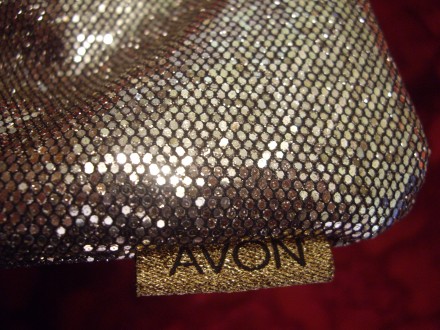 Золотиста вечірня сумочка на довгій цепочці- фірми Avon. Всередині є невеличкий . . фото 6