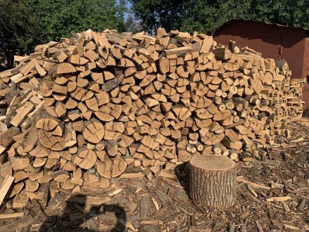 Доставка колотих дубових (саме дубових) дров по Полтаві і області. 

- відпові. . фото 4