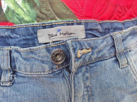 Короткі джинсові шорти, Blue Motion

Довжина по зовнiшньому шву - 28 см
Талія. . фото 6