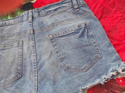 Короткі джинсові шорти, Blue Motion

Довжина по зовнiшньому шву - 28 см
Талія. . фото 5