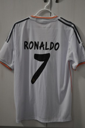 Футбольная форма ФК "Реал Мадрид. Игровой номер - 7 (Ronaldo).
Размер: М 
. . фото 4