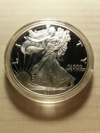 1 долар Liberty США 2011 року. Монета нова. Капсула не відкривалася. Розмір: 40*. . фото 2
