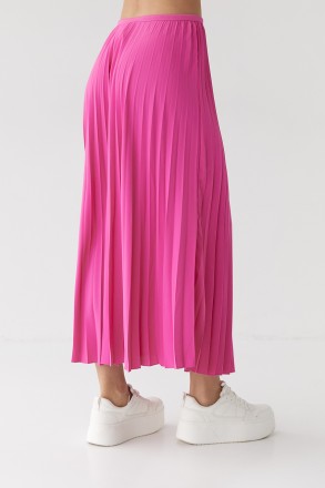 Элегантная и легкая юбка-плиссе длинной миди станет стильным дополнением к вашем. . фото 3