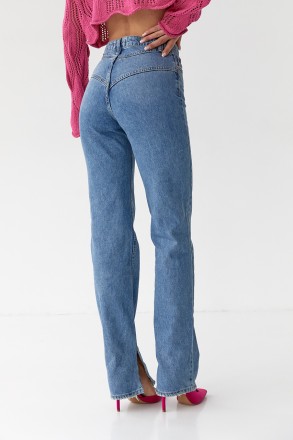  Без парочки модных джинсов не обходится даже базовый гардероб современной девуш. . фото 3